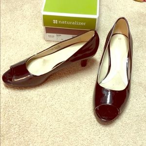 NIB Naturalizer Peep Toe Pumps sz 7
